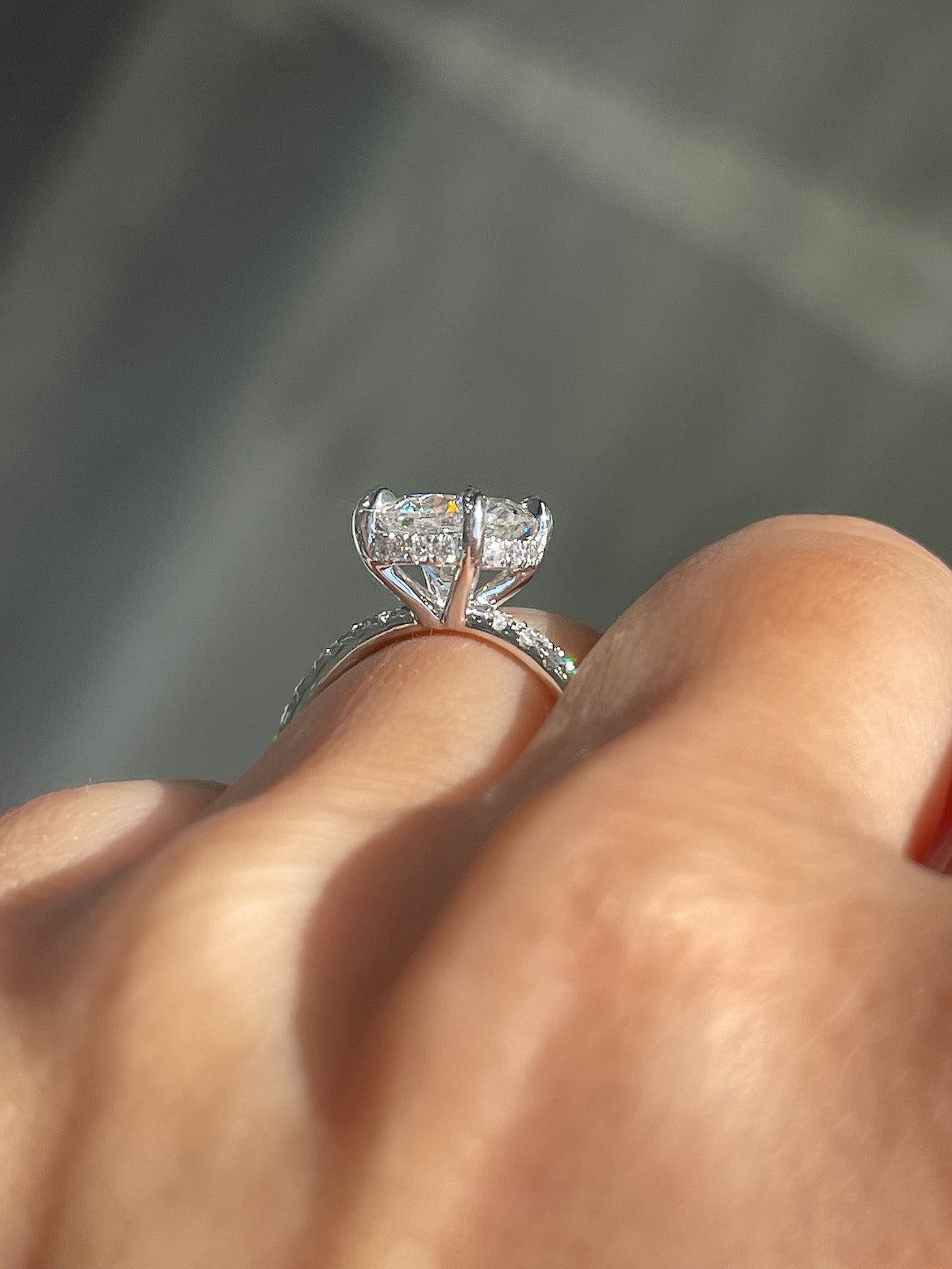 Load image into Gallery viewer, Engagement Ring Wednesday | 2.02 Round Brilliant Diamond - Happy Jewelers Fine Jewelry Lifetime Warranty
