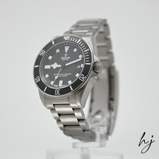 Load and play video in Gallery viewer, Tudor Men&amp;#39;s Pelagos Titanium 42mm Black Dot Dial Watch Reference #: 25500TN
